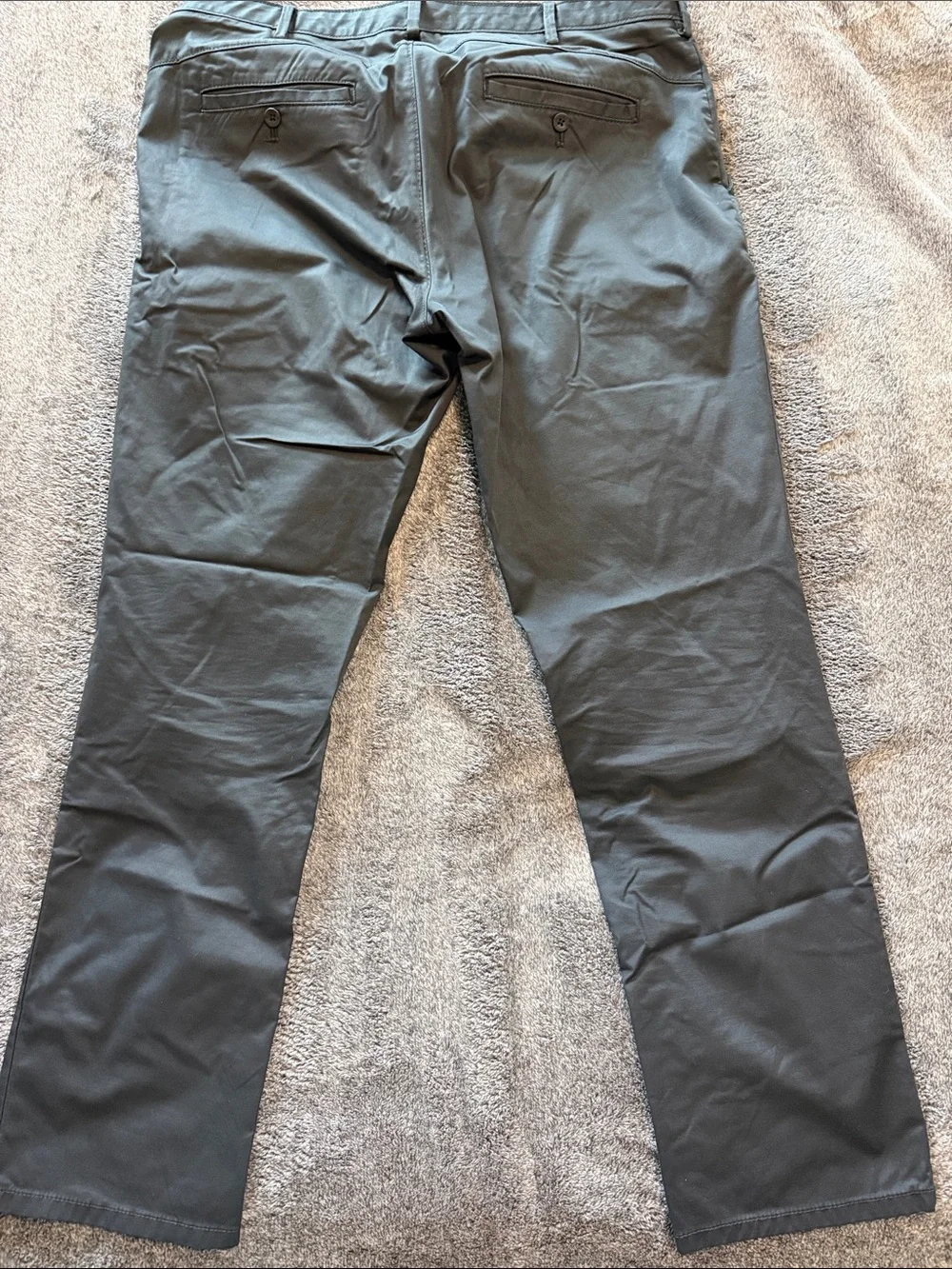 Izod Men's Black Chinos - Straight Fit